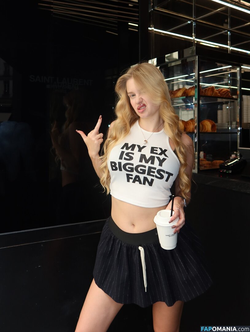 Vlada Dobryak / Vladababy / Vladaelfie Nu OnlyFans  Photo fuitée #351