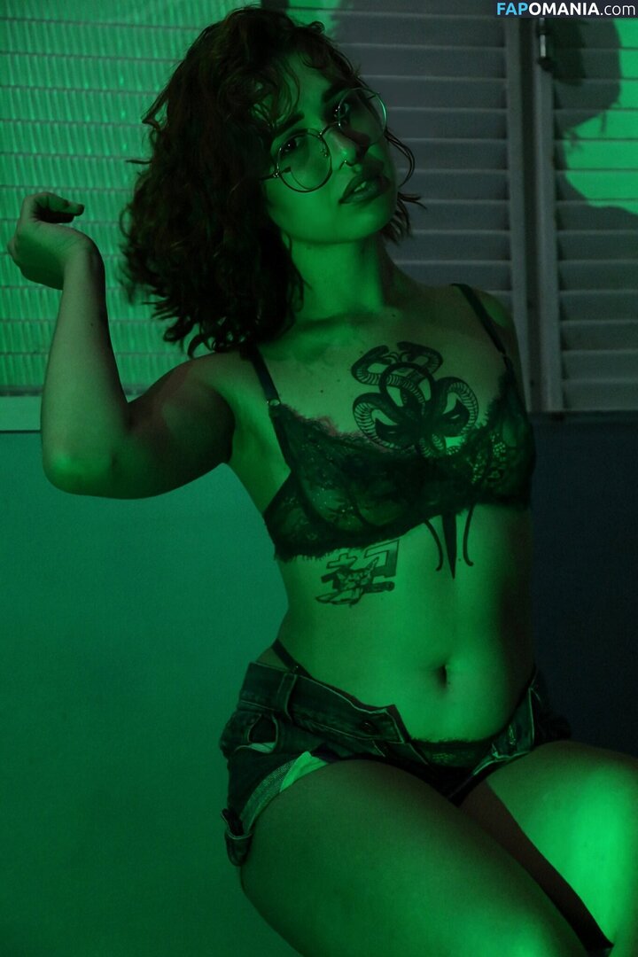 Von Poison / VonPoison_ / https: / von_poison / vonpoison Nu OnlyFans  Photo fuitée #3