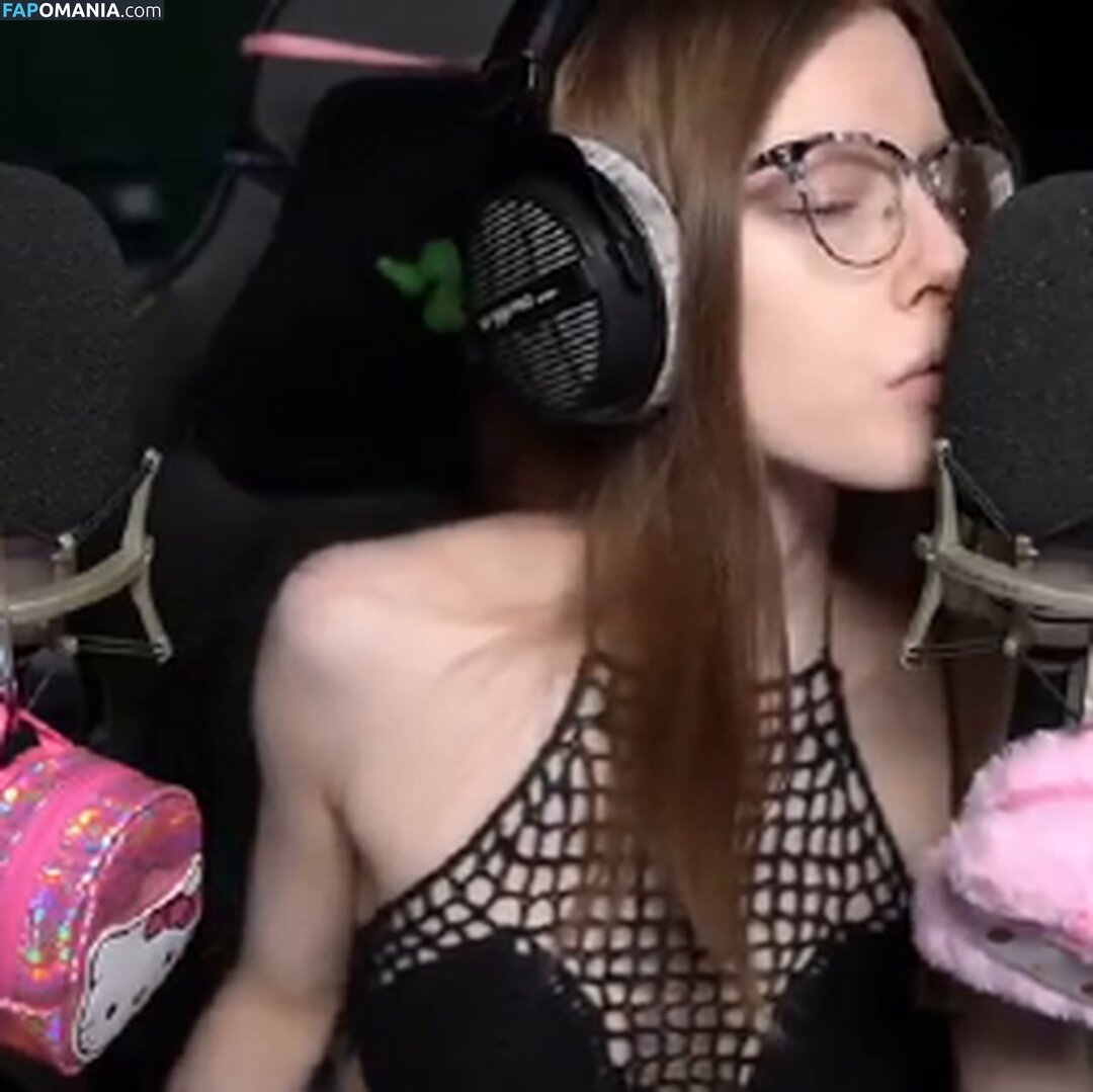 Vulture Vautour ASMR / vulture_vee Nu OnlyFans  Photo fuitée #1