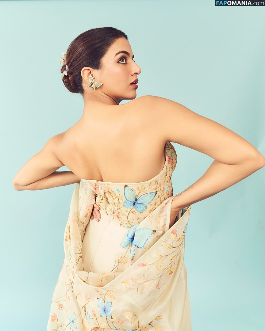 Wamiqa Gabbi / wamiqagabbi Nu OnlyFans  Photo fuitée #3