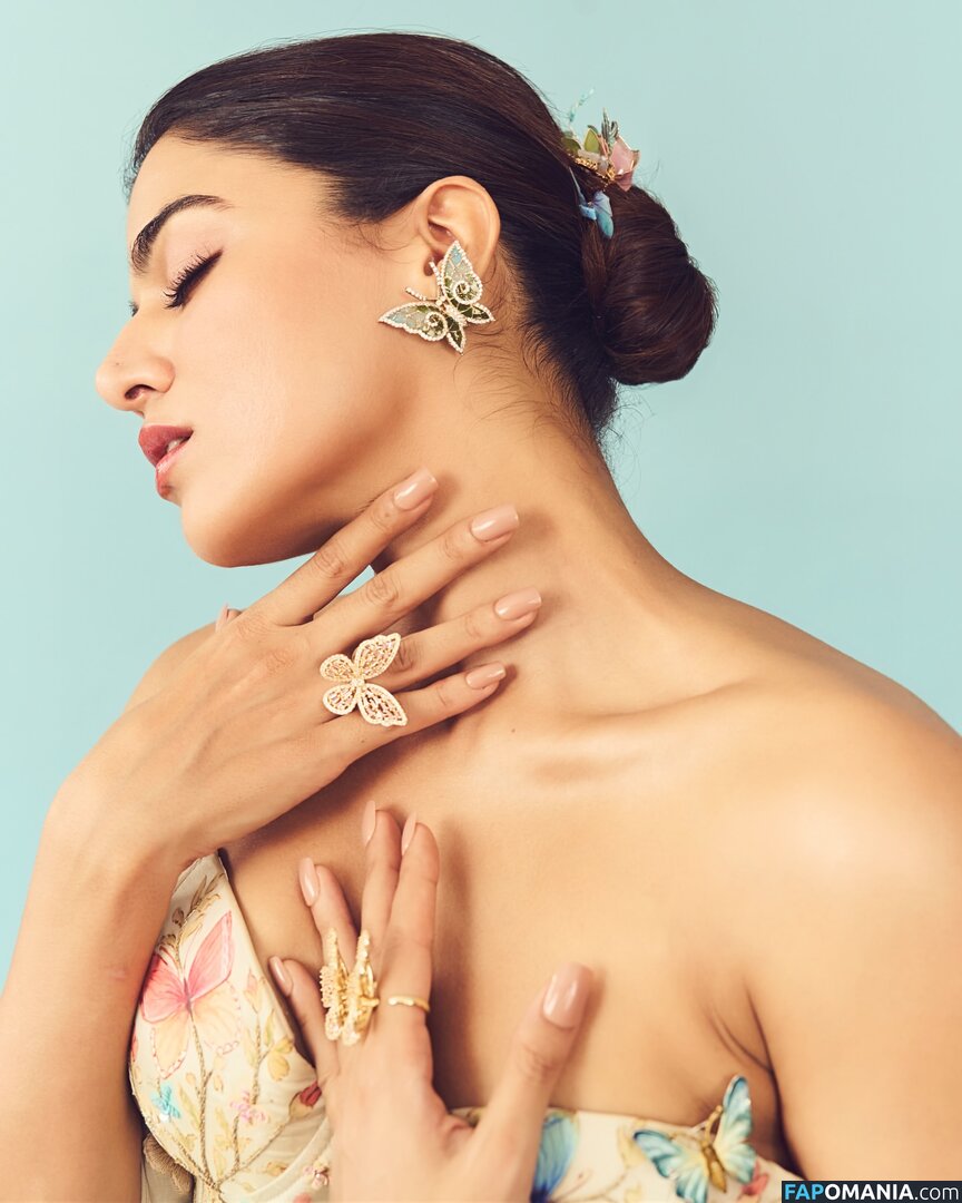 Wamiqa Gabbi / wamiqagabbi Nu OnlyFans  Photo fuitée #6