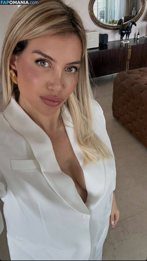 Icardi / Wanda Nara / badbitchwan / wanda_nara / wanditanara Nu OnlyFans  Photo fuitée #495