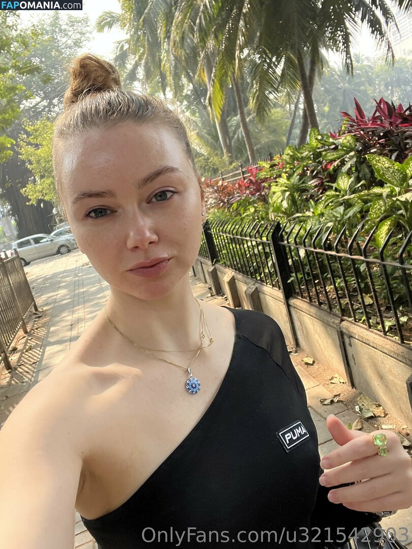 whitewee / whitewee4 Nu OnlyFans  Photo fuitée #3