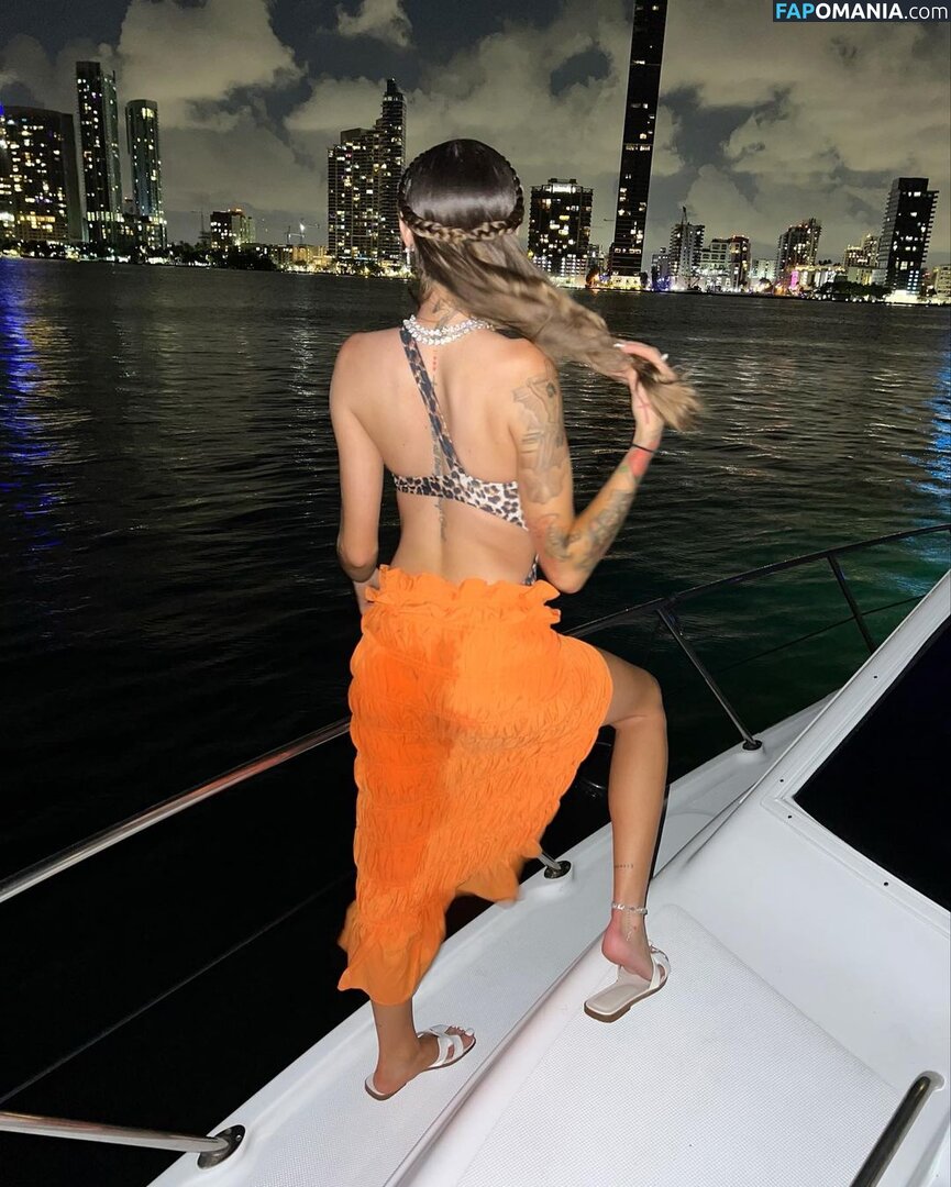 Woah Vicky / imwoahvicky / victoriaroseeee Nu OnlyFans  Photo fuitée #13