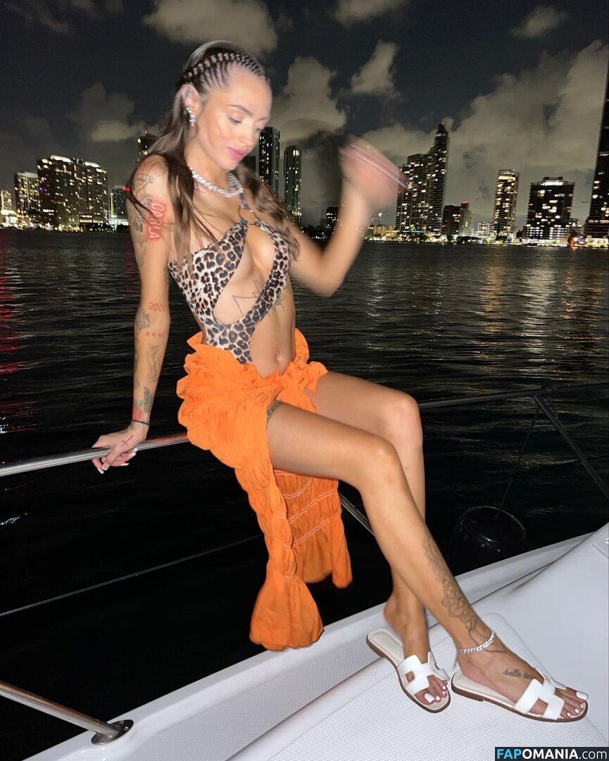 Woah Vicky / imwoahvicky / victoriaroseeee Nu OnlyFans  Photo fuitée #15