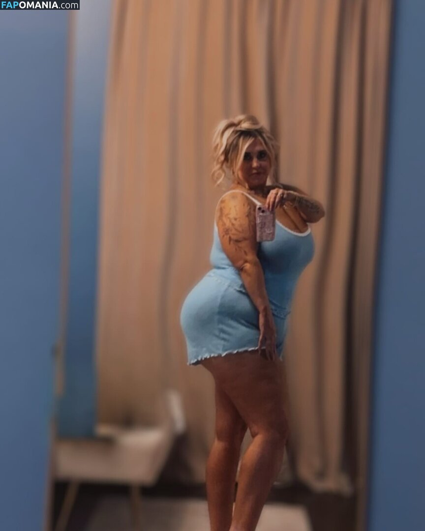 altizer.brittney / https: / queensizebxrbie / wvqueenb / xxlmilfbxrbie Nu OnlyFans  Photo fuitée #2