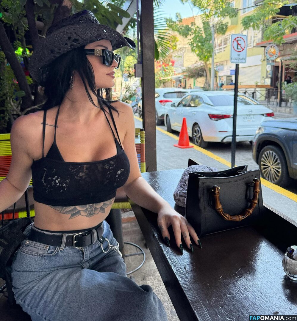WWE's Paige  / WWE's Paige / Saraya Bevis / saraya Nu OnlyFans  Photo fuitée #3