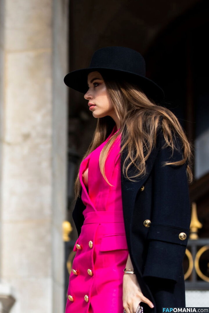 Xenia Tchoumi Nu OnlyFans  Photo fuitée #16