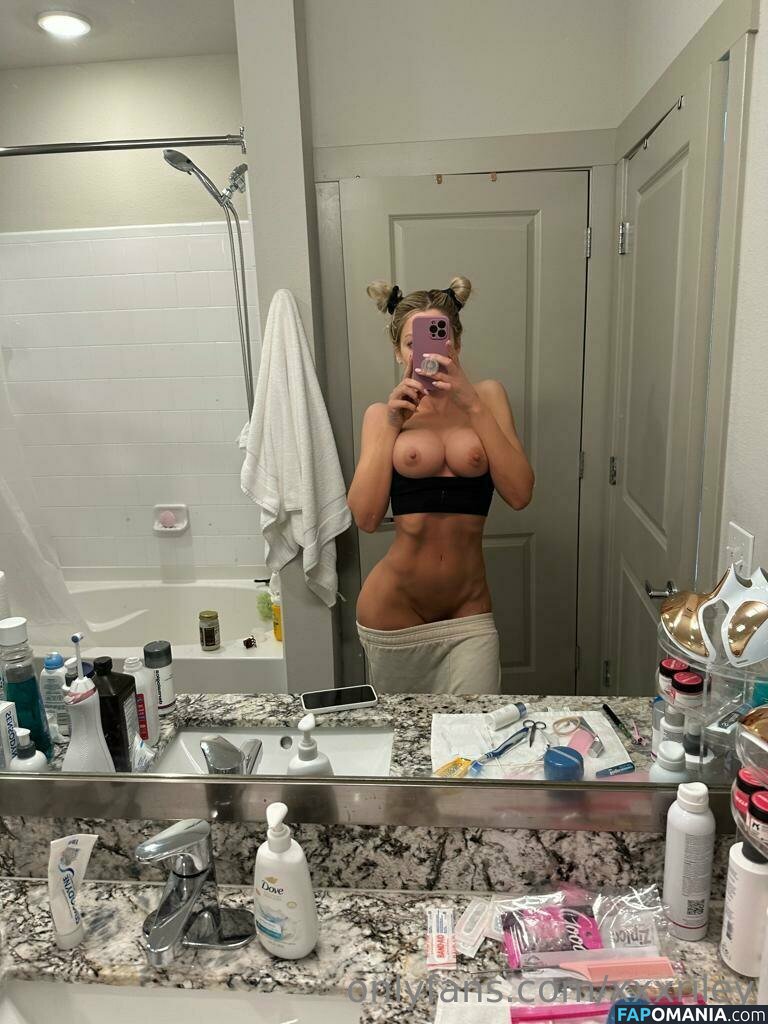 riri_girl826 / xxxriley Nu OnlyFans  Photo fuitée #46
