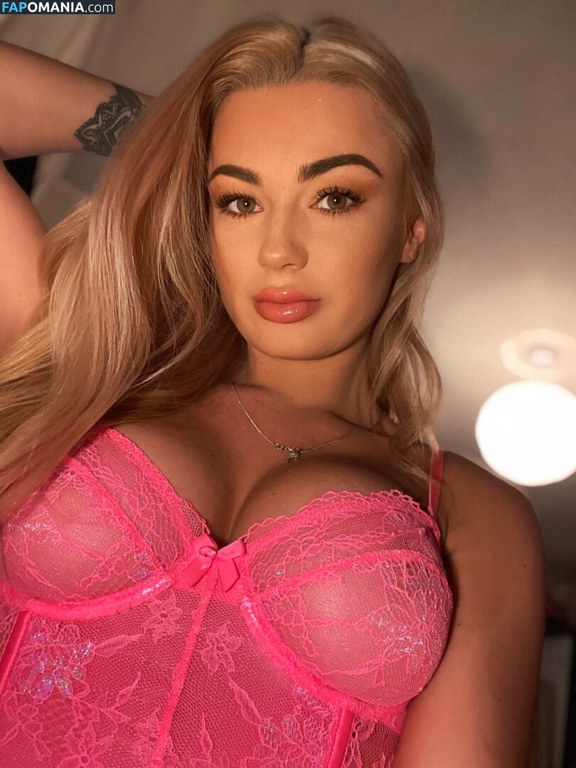 Yaaanax Nu OnlyFans  Photo fuitée #17