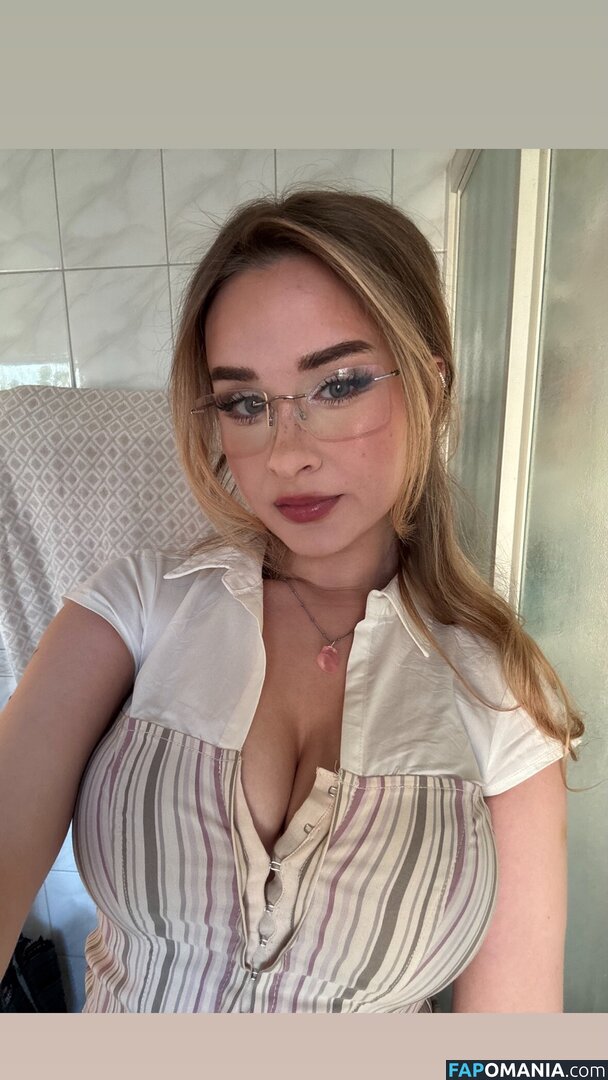 yaboielina Nu OnlyFans  Photo fuitée #320