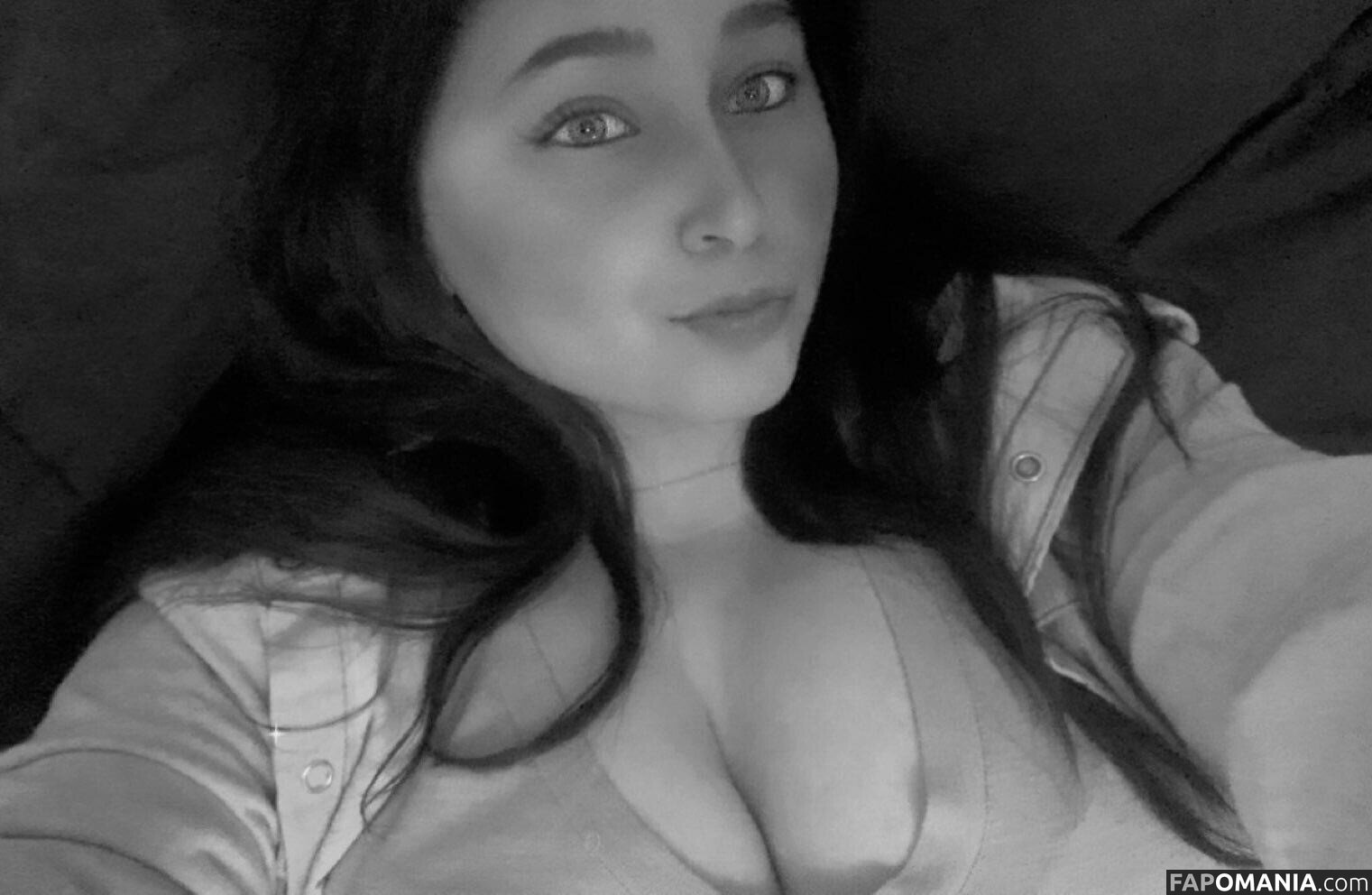 Yagirlsarina24 Nu OnlyFans  Photo fuitée #5
