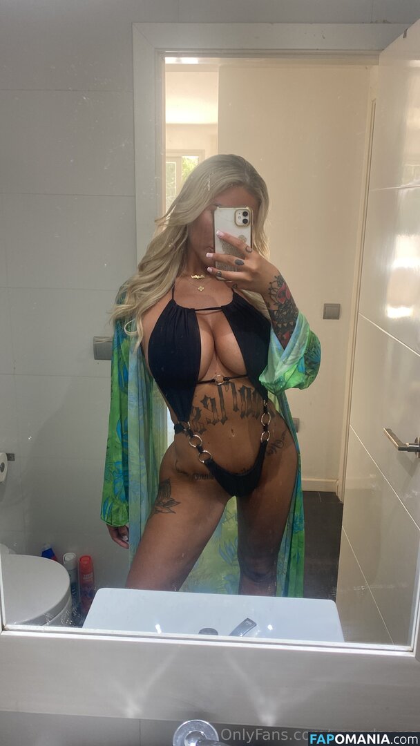 yanadaems / yanadaemss Nu OnlyFans  Photo fuitée #3