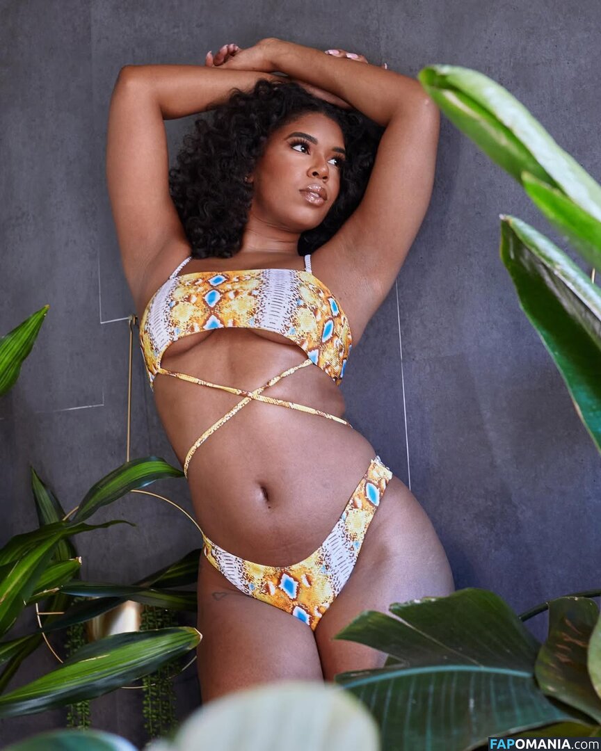 Yasmeen Kearra / yaskearra / yasmeen.kearra Nu OnlyFans  Photo fuitée #3