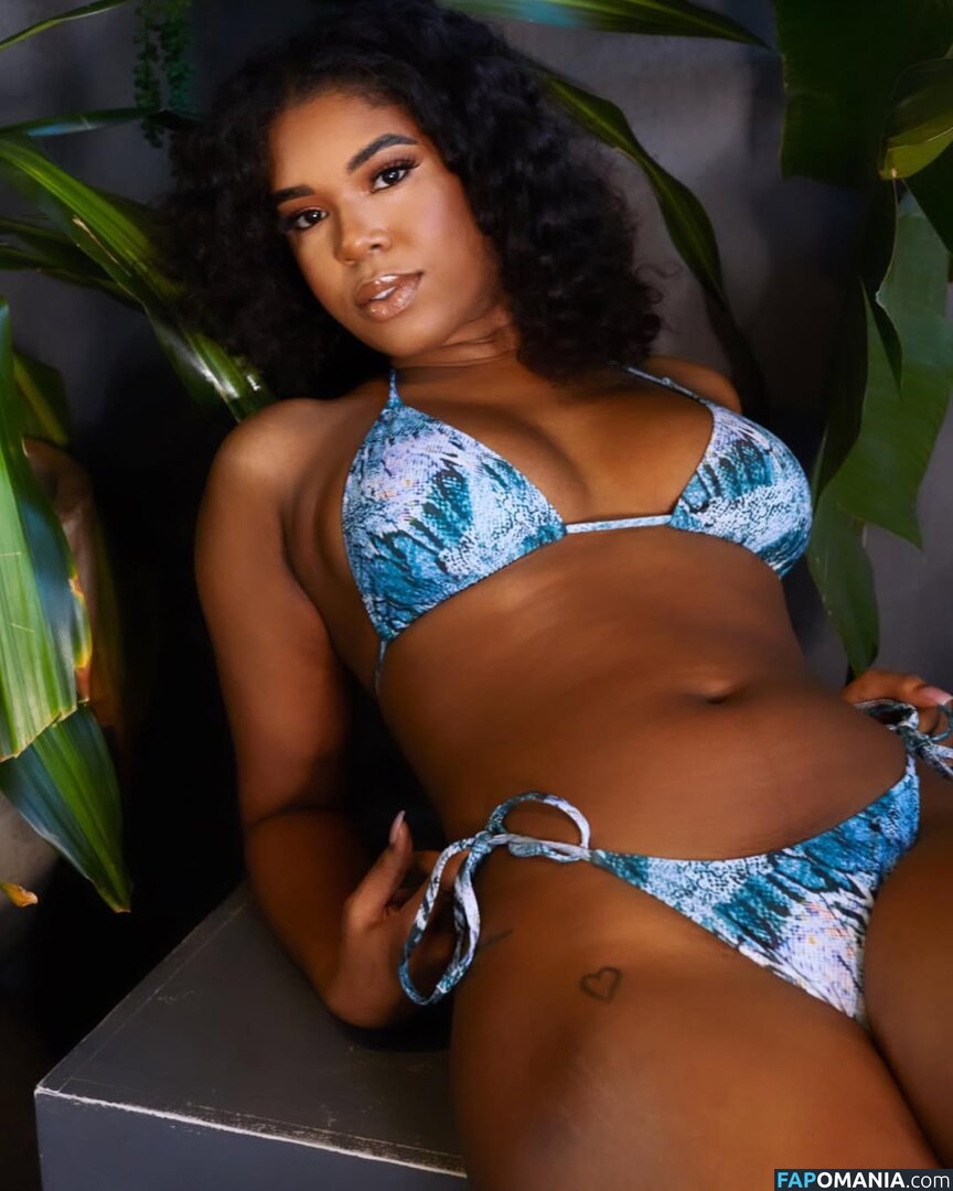 Yasmeen Kearra / yaskearra / yasmeen.kearra Nu OnlyFans  Photo fuitée #7