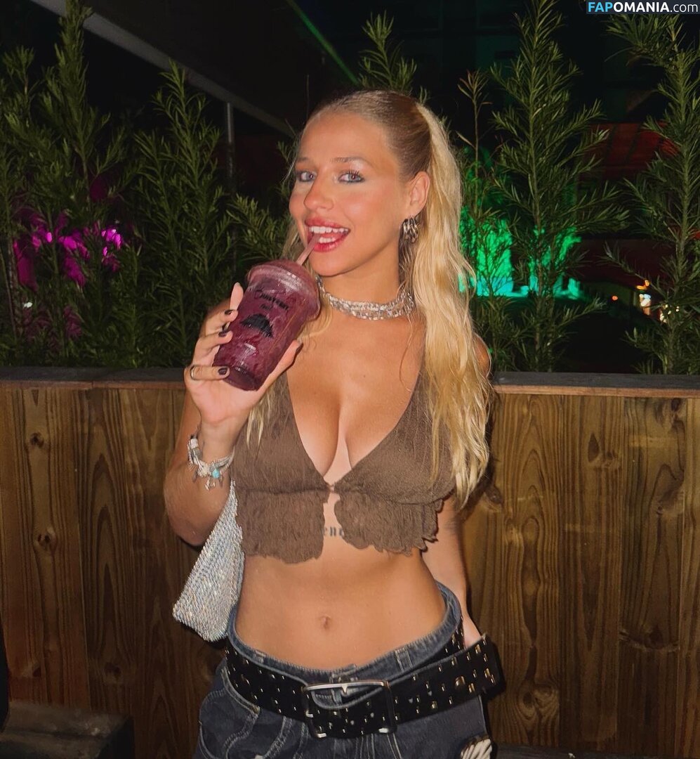Yasmin Coelho / coelho.yas Nu OnlyFans  Photo fuitée #5
