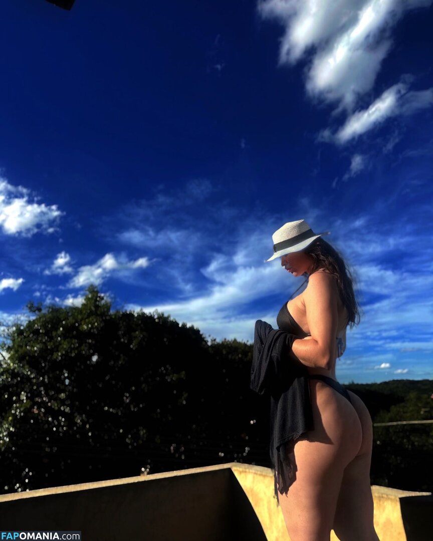 Yasmin Tasciane / yasmintascianee Nu OnlyFans  Photo fuitée #2