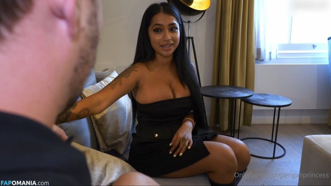 Yasmina Khan Nu OnlyFans  Photo fuitée #5