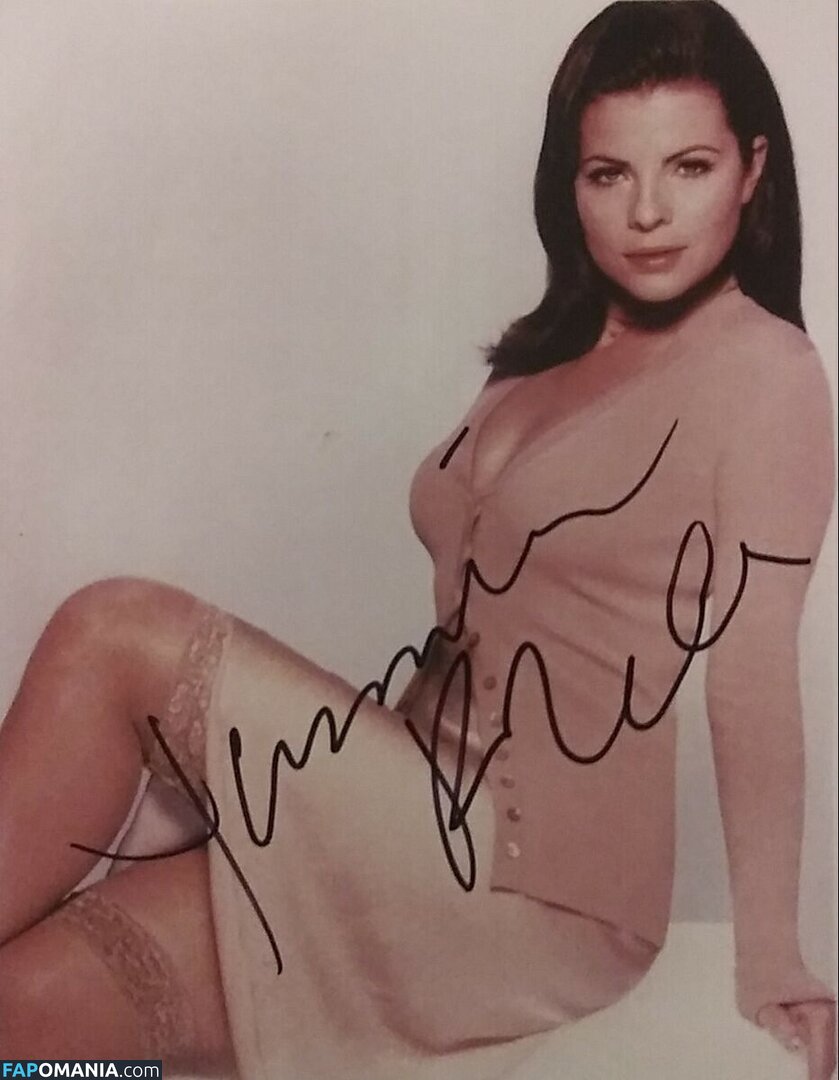 Yasmine Bleeth Nu OnlyFans  Photo fuitée #9