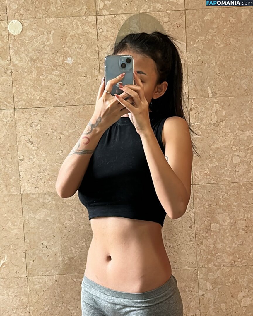 5leepyhead_ / Yeti Kurnia / https: / notp0cahonta5 Nu OnlyFans  Photo fuitée #1