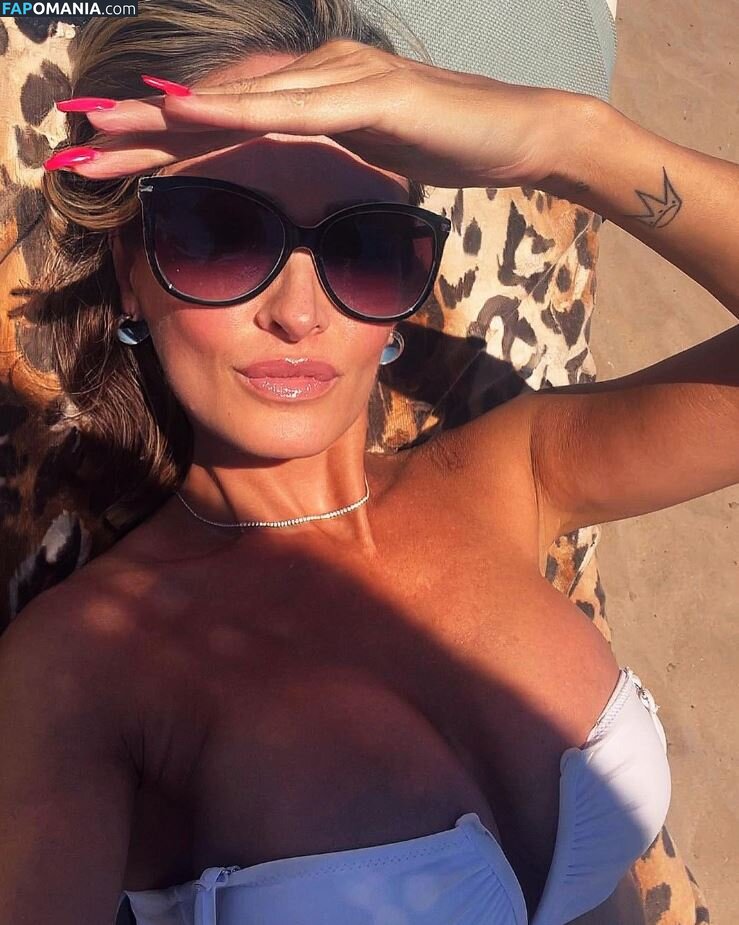 Manuela Blanch / Ylennoir / manuelablanch_official Nu OnlyFans  Photo fuitée #70