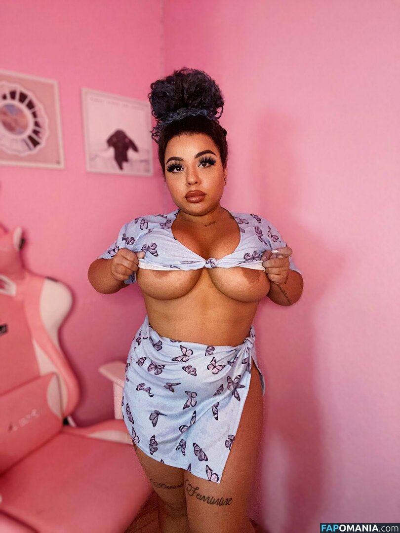 Yma Louisa / Ymalouisa / yma.louisa Nu OnlyFans  Photo fuitée #3
