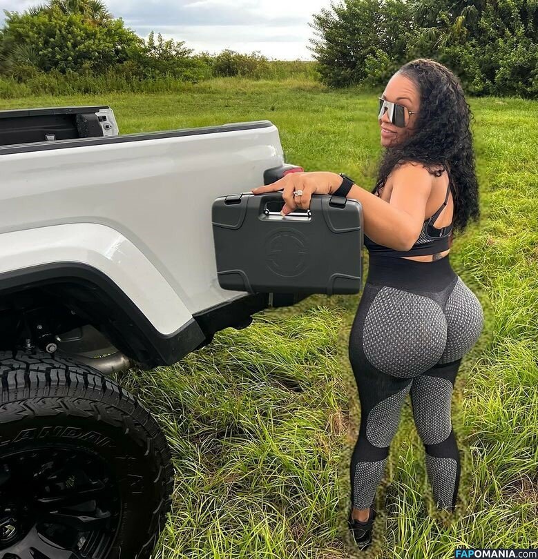 Yoki Sturrup / yokisturrup Nu OnlyFans  Photo fuitée #5