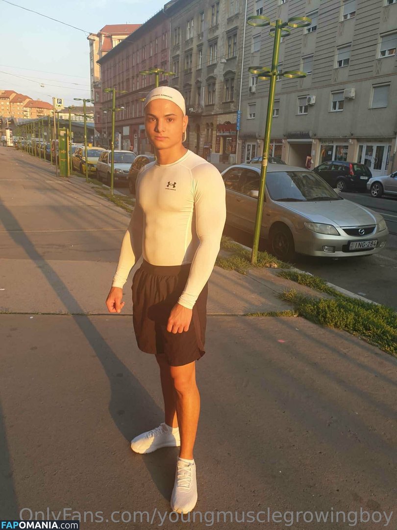 youngmusclegrowingboy Nu OnlyFans  Photo fuitée #24