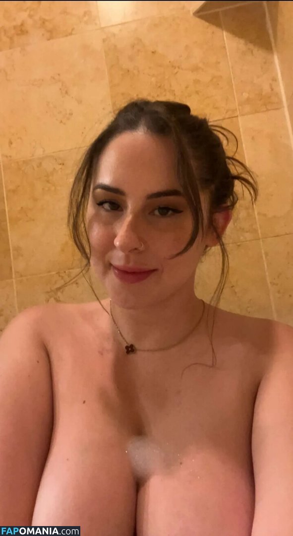 Jessajuliana / yourmomzchesthair Nu OnlyFans  Photo fuitée #3