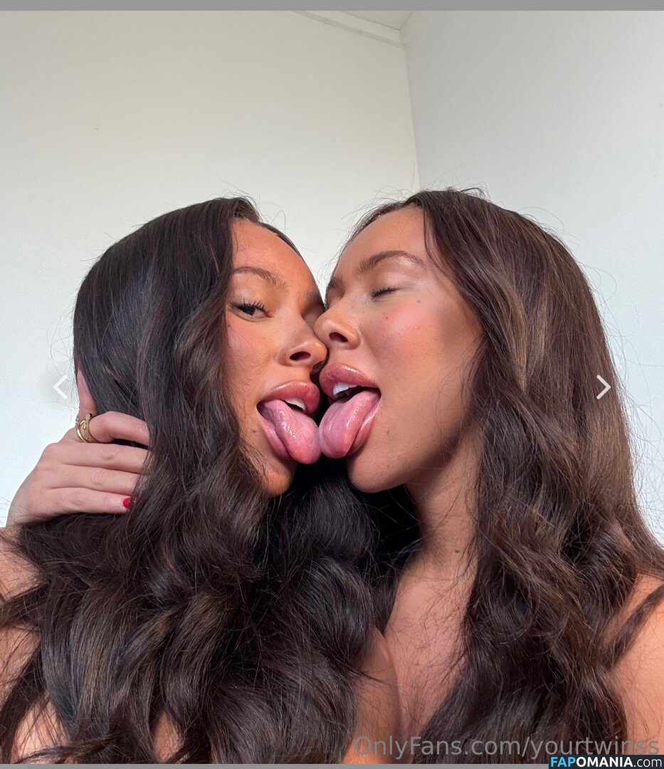 Theneltwins / yourtwinss Nu OnlyFans  Photo fuitée #4