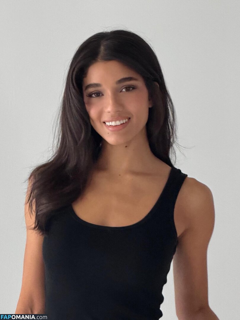 Yovanna Ventura / Yoventura / whoisyoventura Nu OnlyFans  Photo fuitée #699