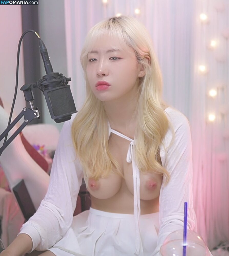 Yunicorn19 Nu OnlyFans  Photo fuitée #1