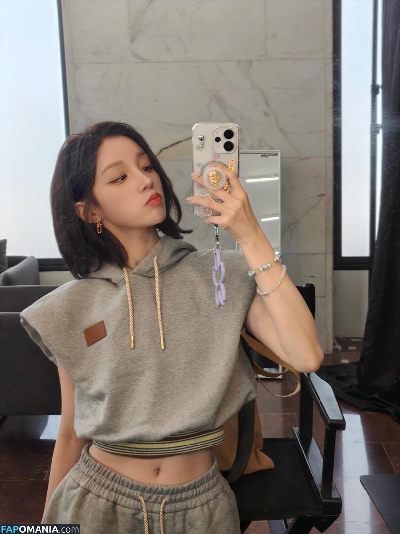 _Yuqi_ / https: / yuqisong.923 / yuqisun Nu OnlyFans  Photo fuitée #55