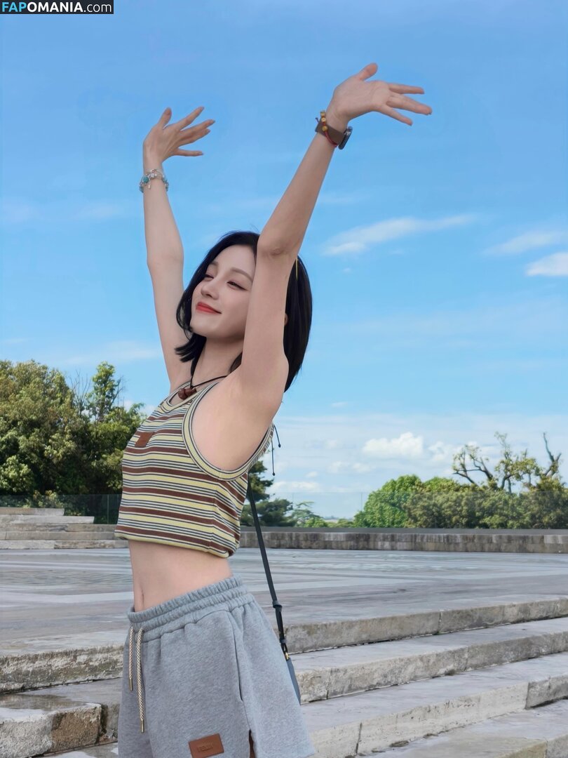 _Yuqi_ / https: / yuqisong.923 / yuqisun Nu OnlyFans  Photo fuitée #60