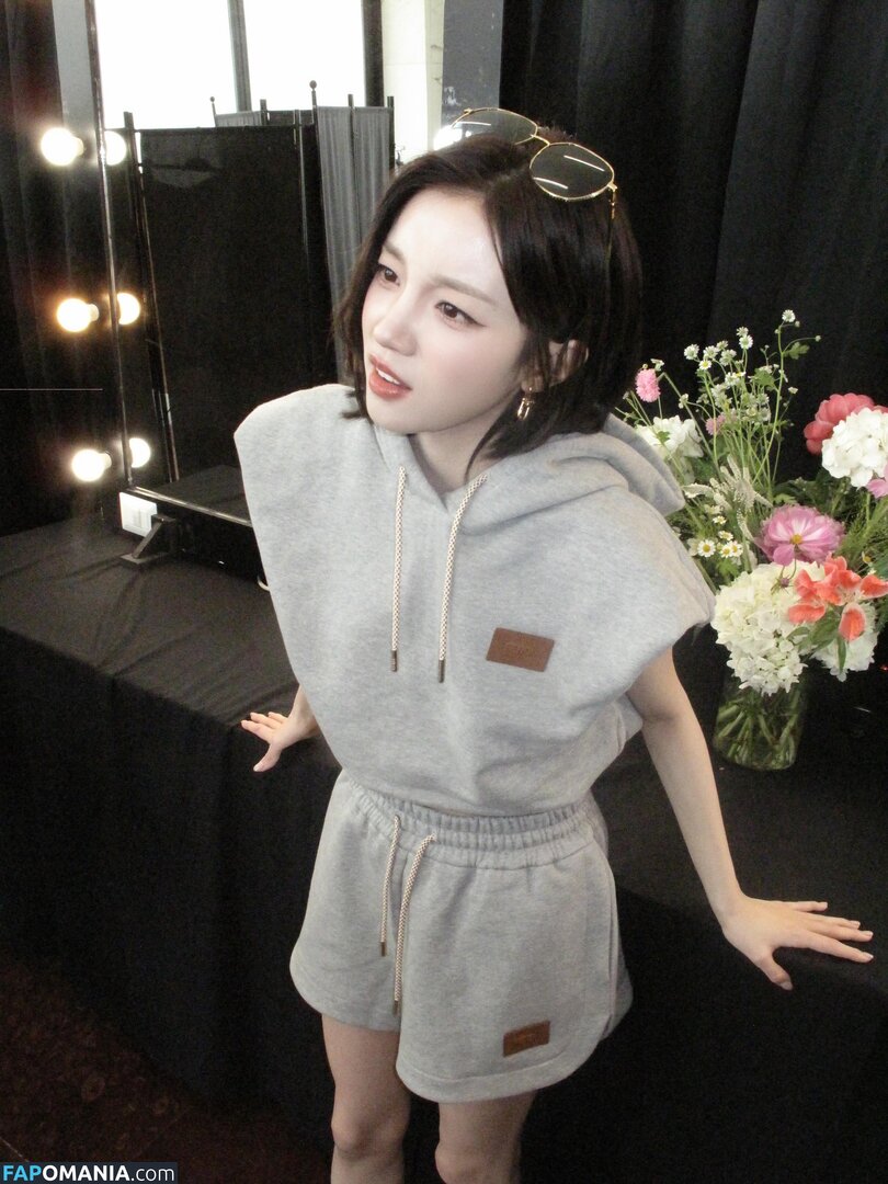 _Yuqi_ / https: / yuqisong.923 / yuqisun Nu OnlyFans  Photo fuitée #72
