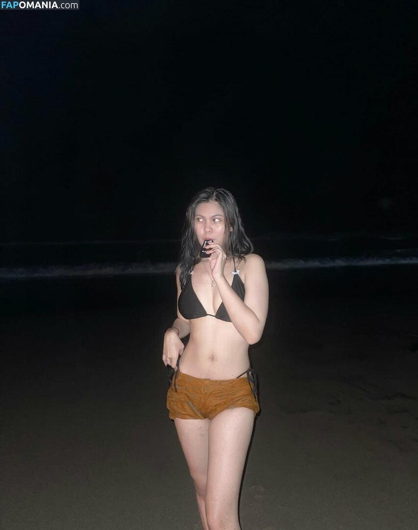 Yuri Gen / ilyrgennn / yengshdx_ Nu OnlyFans  Photo fuitée #2
