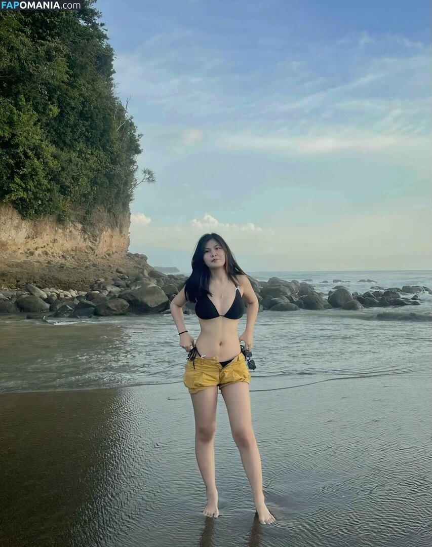 Yuri Gen / ilyrgennn / yengshdx_ Nu OnlyFans  Photo fuitée #7