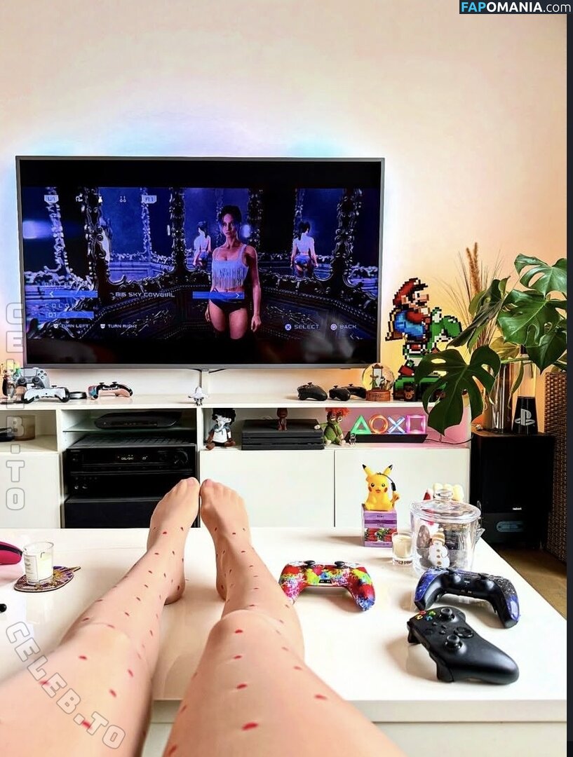 Yve.gaming / yvegaming1 Nu OnlyFans  Photo fuitée #1