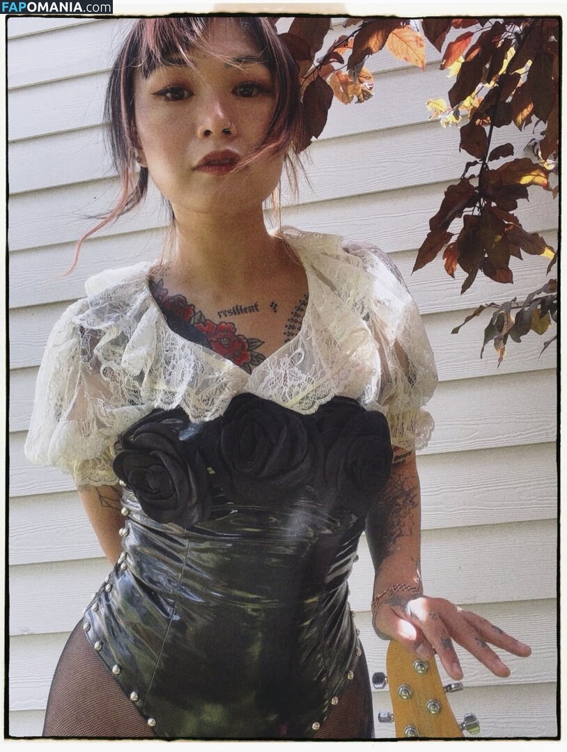 Yvette Young / yvetteyoung Nu OnlyFans  Photo fuitée #8