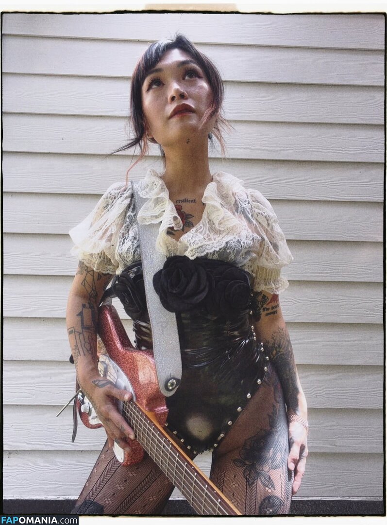Yvette Young / yvetteyoung Nu OnlyFans  Photo fuitée #9