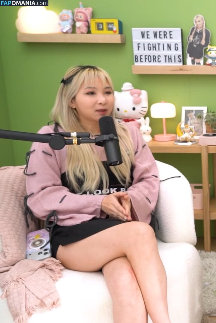 Yvonnie / yvonnieng Nu OnlyFans  Photo fuitée #697