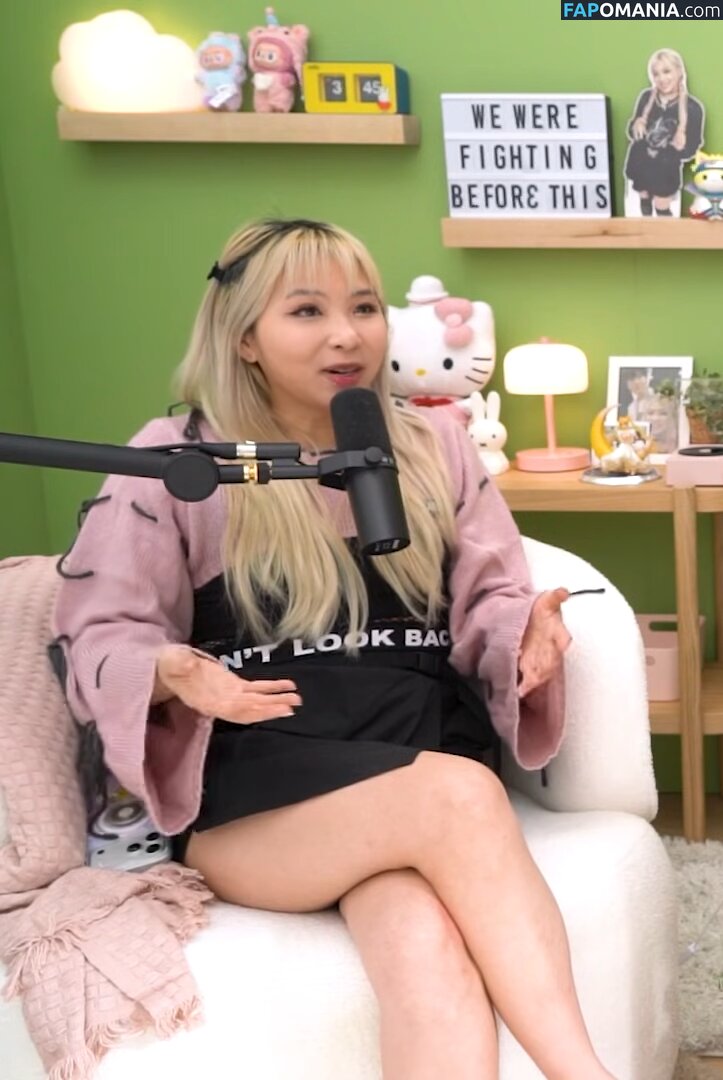 Yvonnie / yvonnieng Nu OnlyFans  Photo fuitée #699