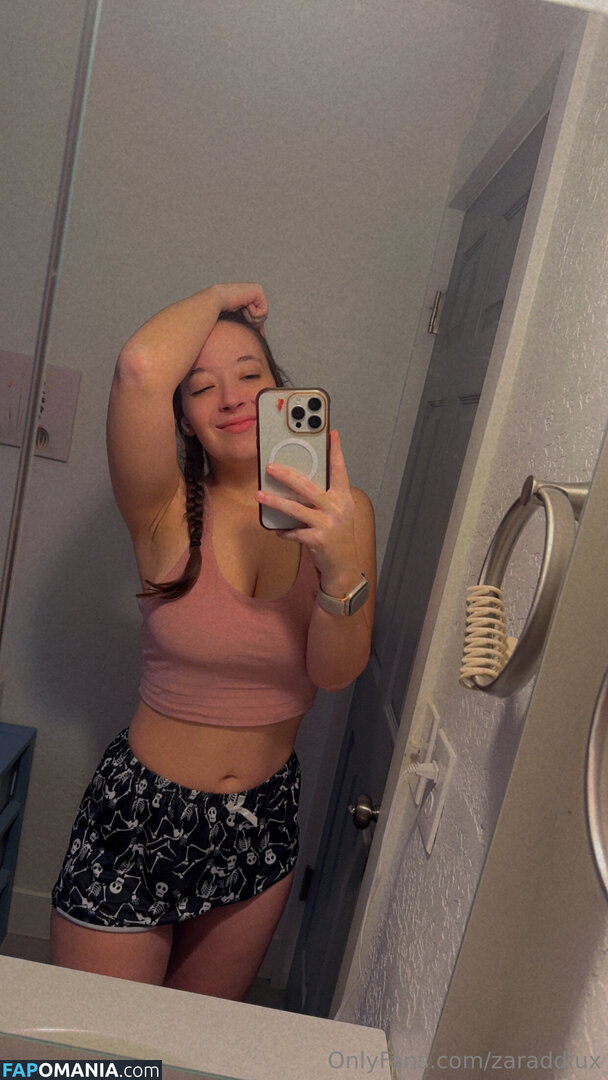 zaraddluxe / zaraluxeee Nu OnlyFans  Photo fuitée #15