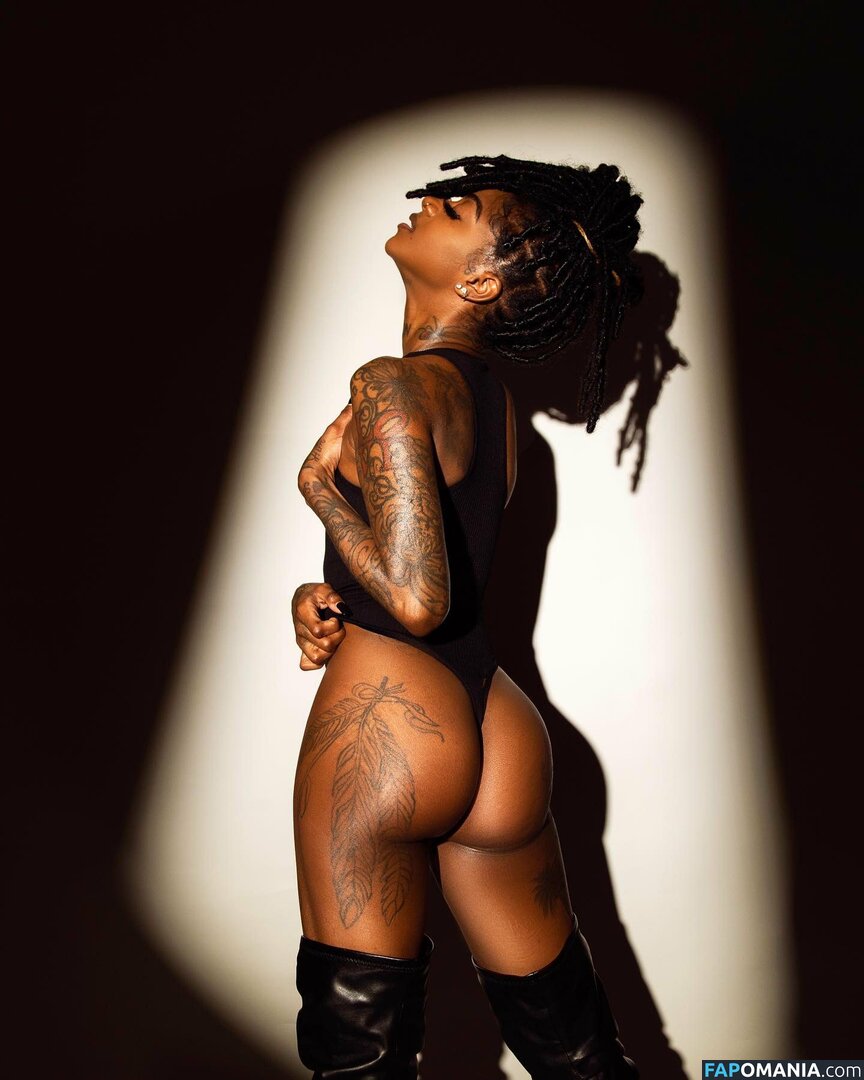 Zaria Linton / ZariaFknLinton / zarialinton Nu OnlyFans  Photo fuitée #5