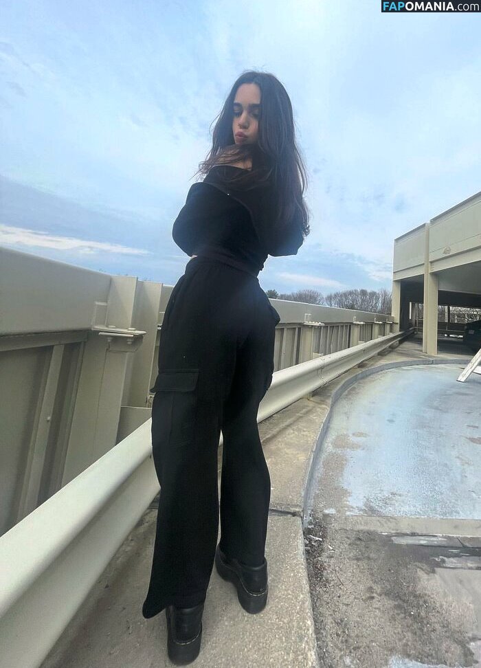 goddesszaria / goddesszariaa / https: / zarrrrrrrrrr3 Nu OnlyFans  Photo fuitée #1