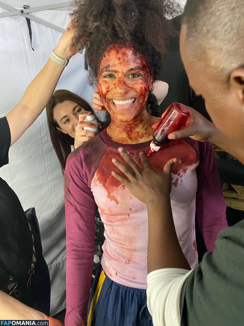 Zazie Beetz / zaziebeetz Nu OnlyFans  Photo fuitée #4