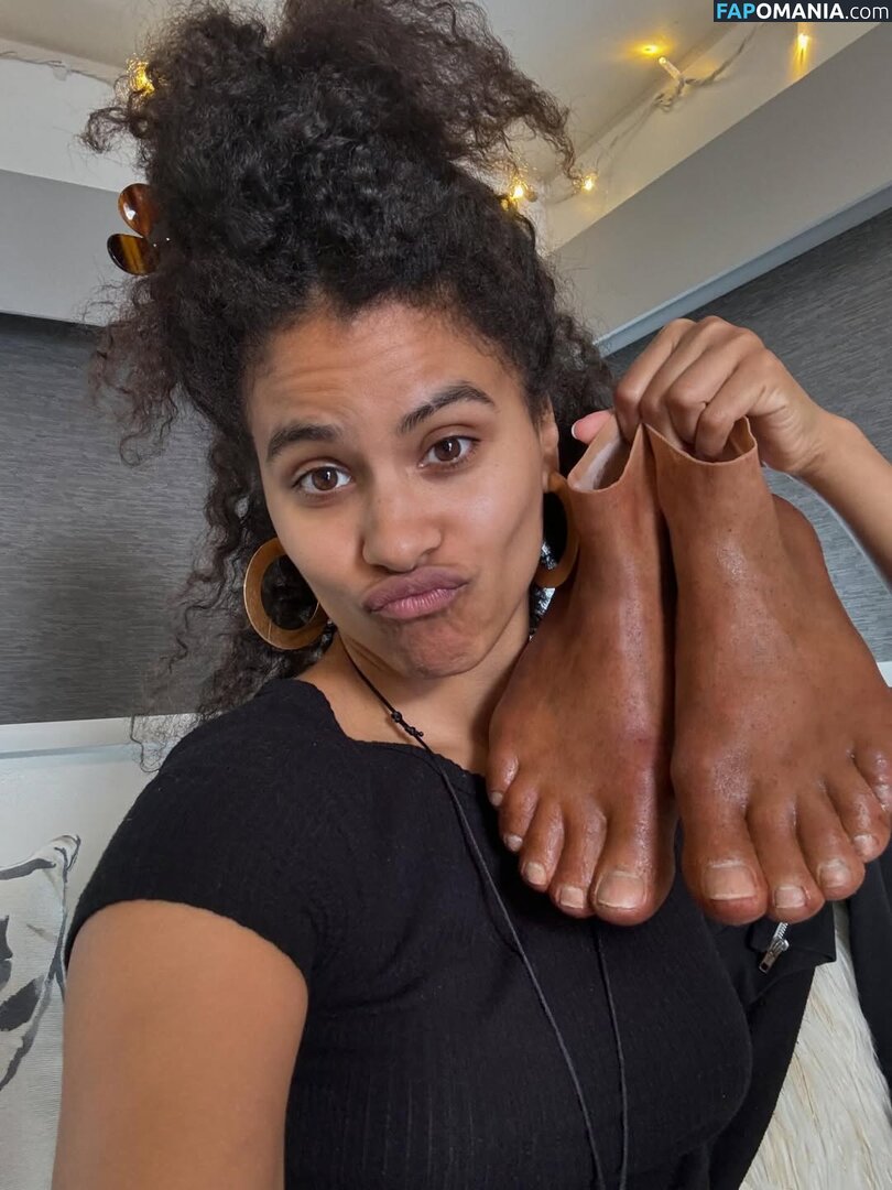 Zazie Beetz / zaziebeetz Nu OnlyFans  Photo fuitée #9