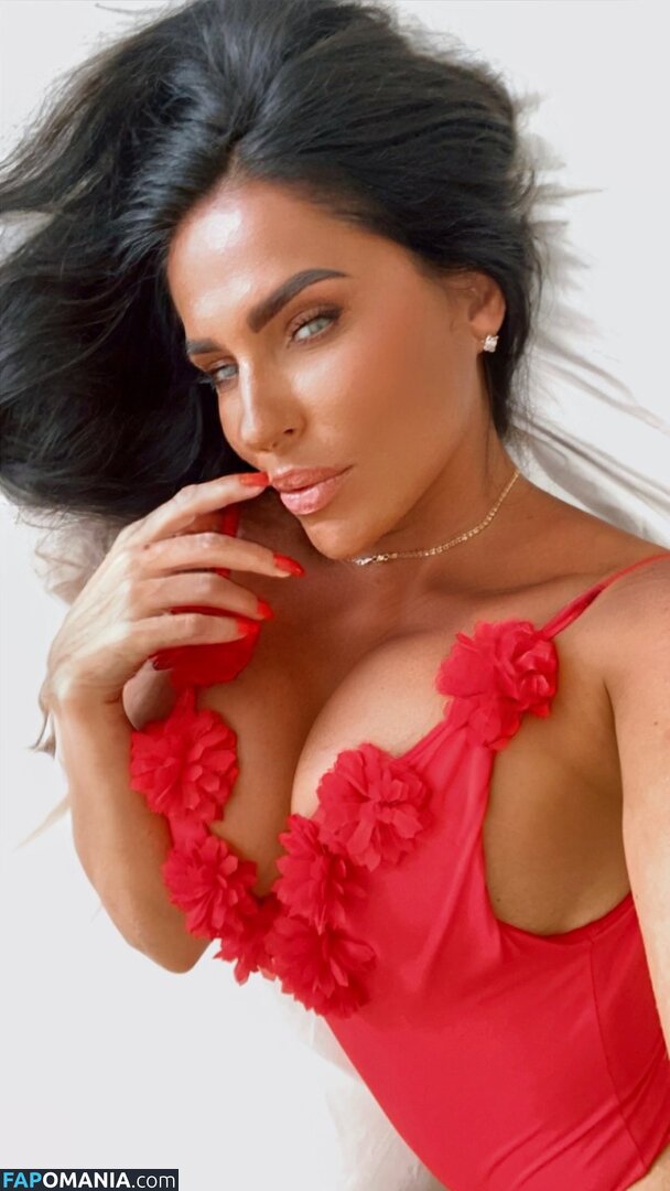 Zdlena Vitaly's Mom Nu OnlyFans  Photo fuitée #4