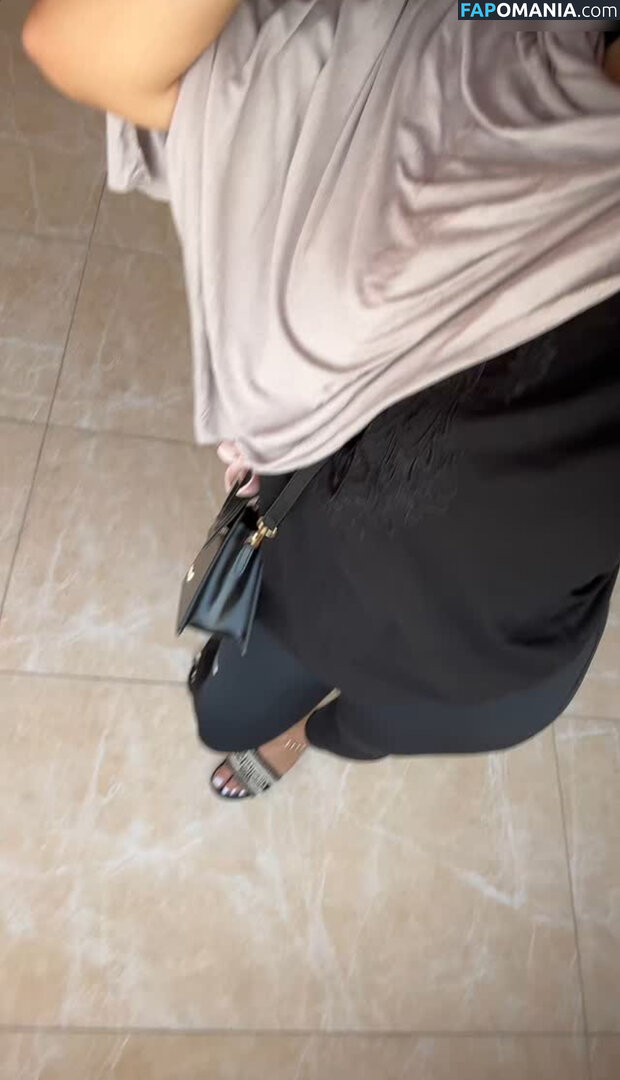 Zeynohijabi Nu OnlyFans  Photo fuitée #3