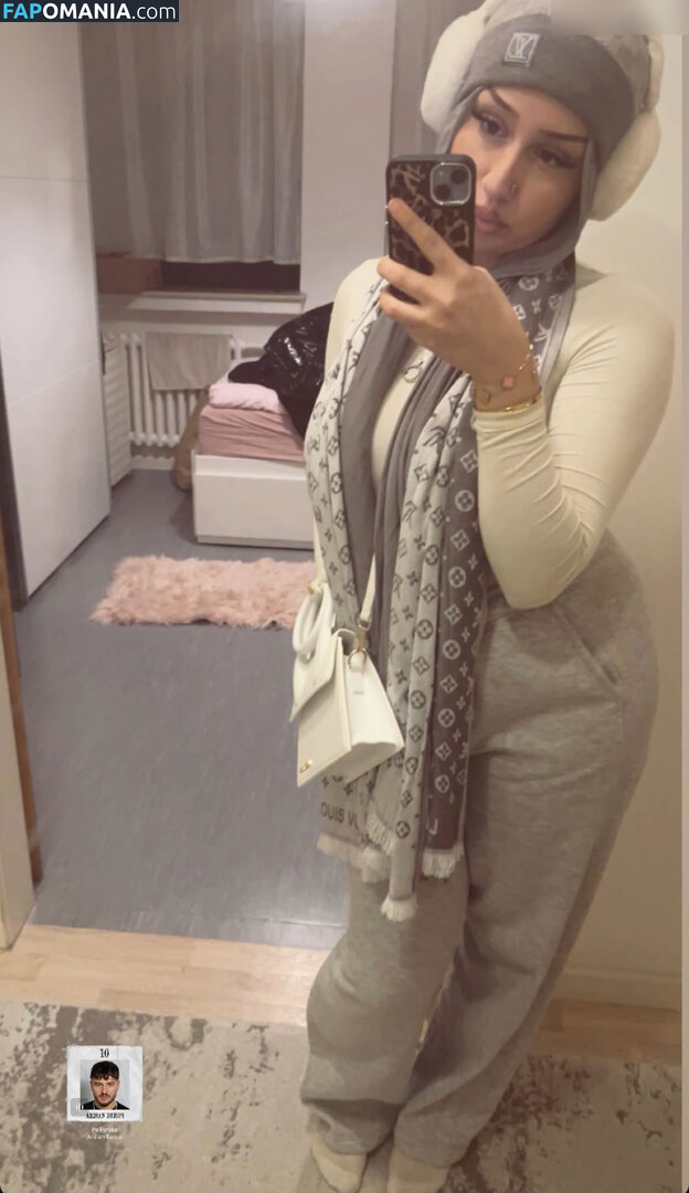 Zeynohijabi Nu OnlyFans  Photo fuitée #8